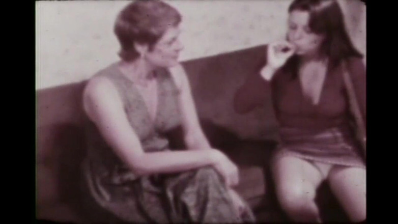 Vintage megastore: Vintage MILF s chlupatou kundičkou ošukaná a vystříkaná do pusy...