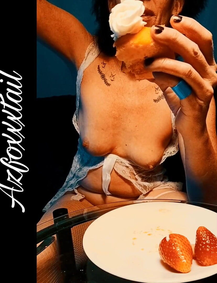 AzFoxxxTailPhelicia: Boca de pastel de cumpleaños