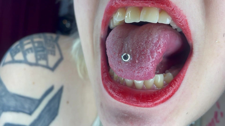Glitterqueen1999: Mouth Tour Red Lipstick Goth Girl