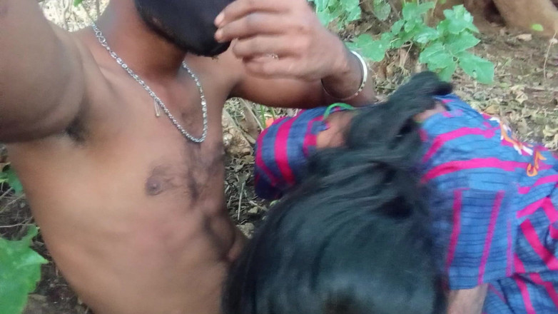 Premi pooja: Memek sempit tante seksi ini dientot habis-habisan sampai mengerang keenakan!