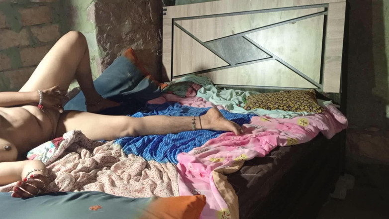 Amrita for you: मैंने पूरी रात युवा हॉट सौतेली बहन को चोदा