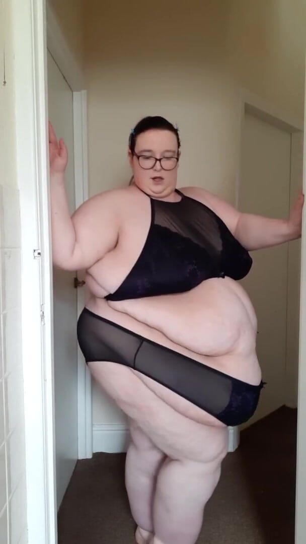 SSBBWLadyBrads: Sexy lingerie on this cute body