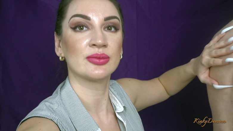 KinkyDomina: Zgârieturi cu unghii foarte lungi și perverse