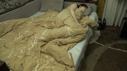 MertyXXX: 義理の妹に初めての中出しセックスをするように説得