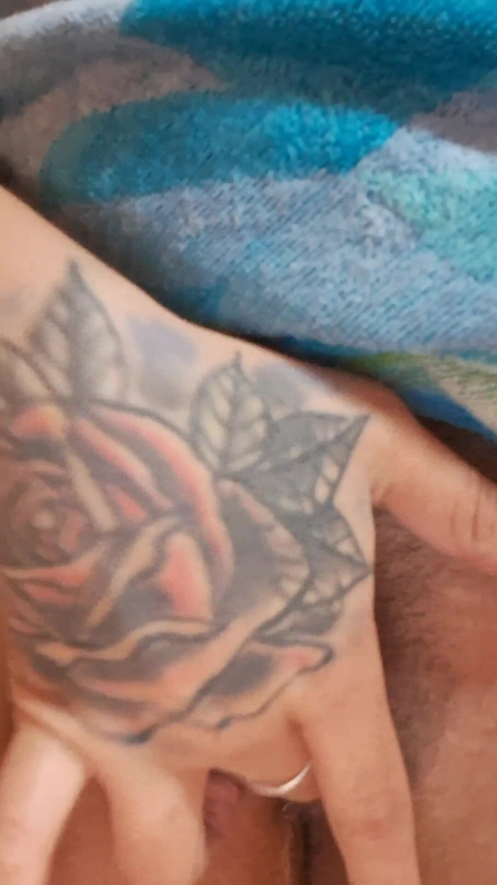 Noemileon: Büyük memeli Şilili amatör latin model vajinasıyla oynuyor