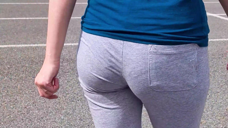 Mila Lewis: Changing my pad and walking around with it on