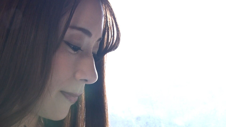 MBM3988: M968g03 một người vợ xinh đẹp 30 tuổi và là một bà...