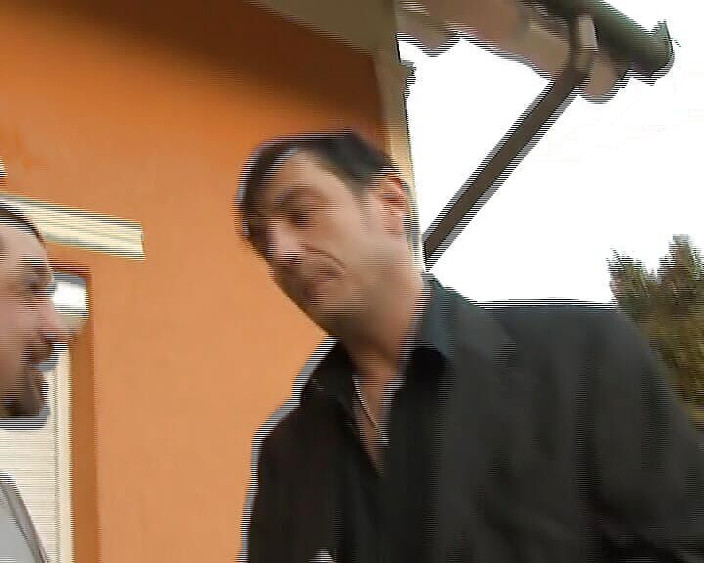 Deutsche Camgirls: 角質ドイツの女性は、リビングルームでハードコックを吸って乗って楽しんでいます