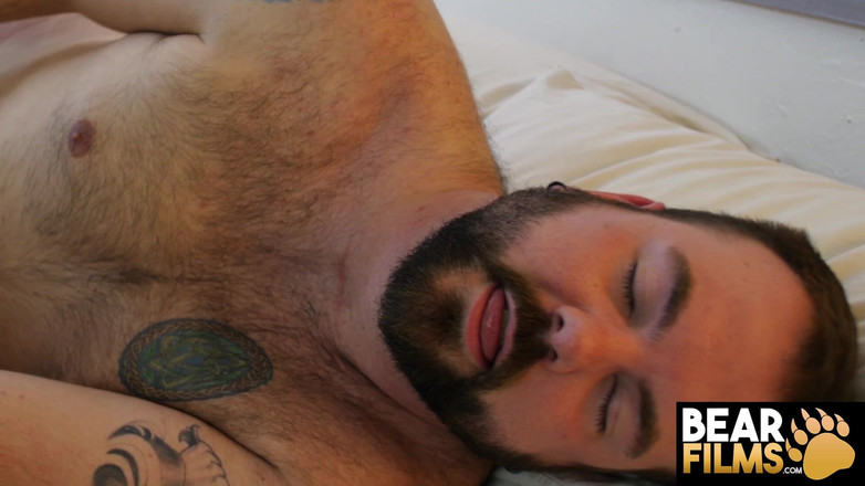 Bear Films: Bearfilms tatuata Aiden Storm scopa dean gauge con un buco...