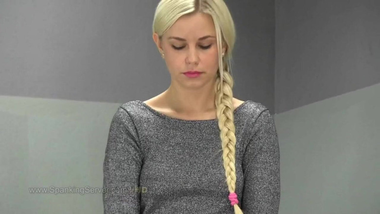 Spanking Server: Lola ass hot whip
