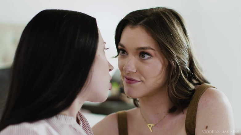 Modern-Day Sins: Modern-day Sins - Lesbian Cheater Spencer Bradley Almost Caught Tribbing Anny...