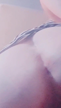 Brutta puttana bbw che gioca con il suo buco di culo stretto