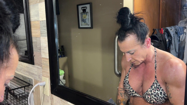 Kandylegsxxx: Kichanie przez makeupkandy jest uczulone na glam