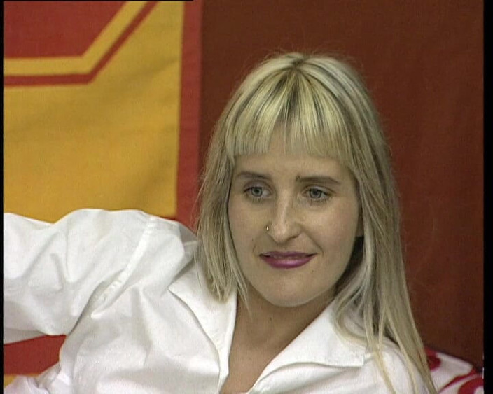 YOUR FIRST PORN: II sono solo una cagna bionda e stupida