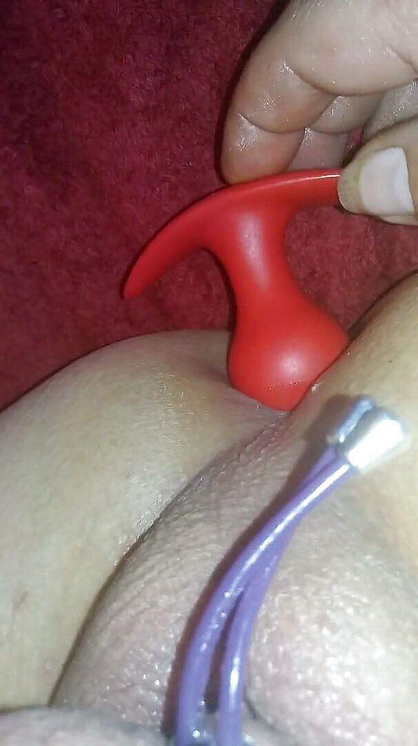 Geilermanny: Gay si užívá své sexuální hračky