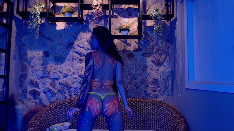 Emma Tench: Sex Dancing Naked Webcam Model