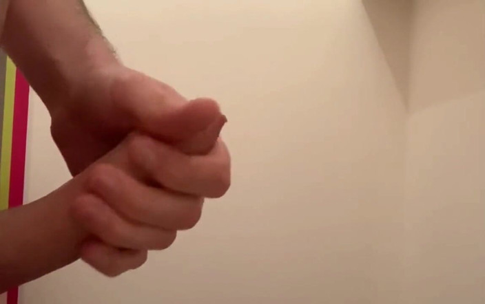 qaz11: Handjob on camera - 610