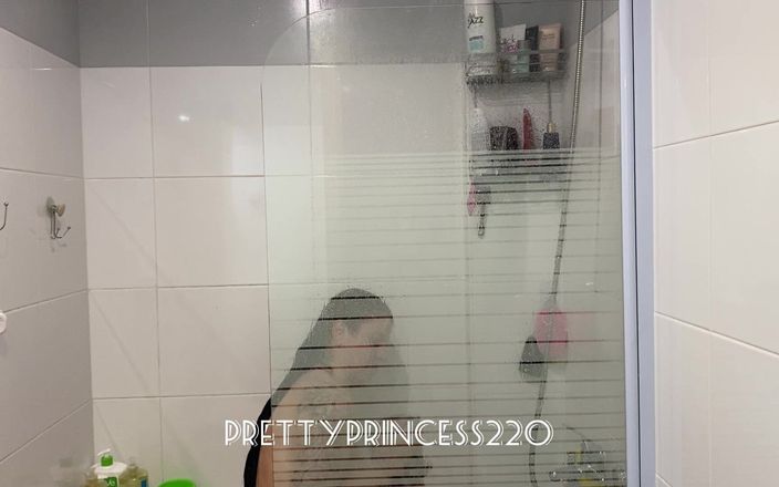 Pretty princess: Making a Very Sexy Shower and Farting