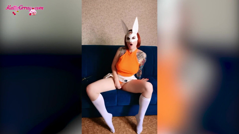 Katty Grray: Incredibly sexy bunny fondles herself and bring to orgasm with...