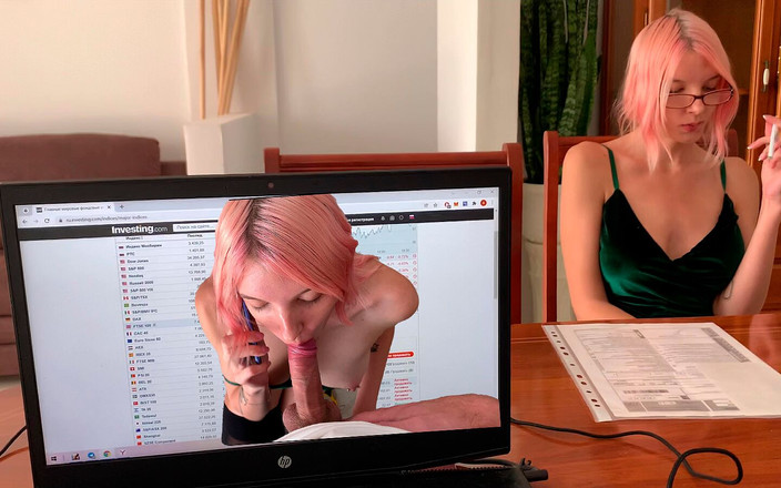 Mini Elfie: The boss fucked the secretary