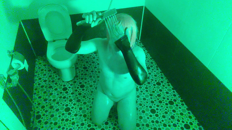 Kitty_Cross: Chiến lợi phẩm crossdresser đánh đòn vào mông của chính mình dưới...