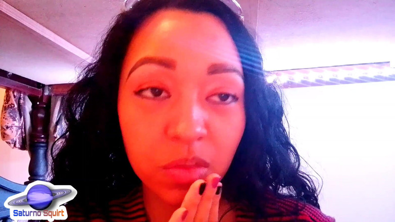 Saturno Squirt: Saturno muncrat di kelas menyanyi, dia harus masturbasi di depan...