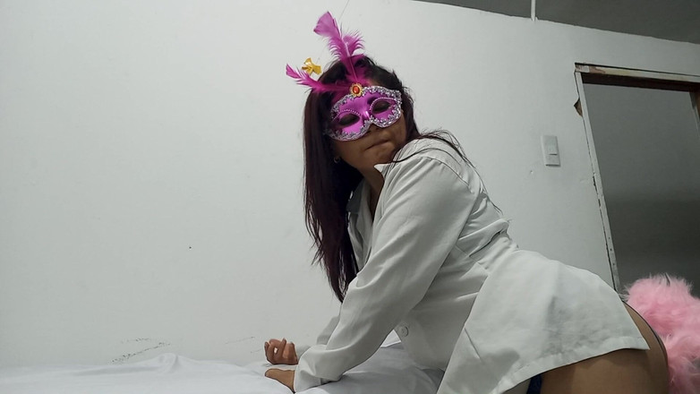 NEGRITA SEXY: Батплаг помещается почти идеально в мою темную дыру, я возбужденная индийская медсестра