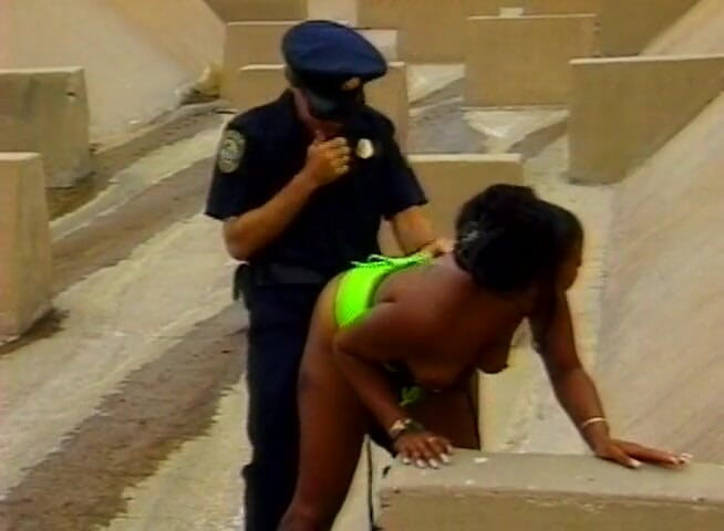 Analiscius: Black female convict gets her ass drilled by laws finest