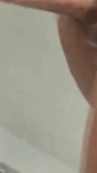 Sürtük evli kadın gavat kocasının önünde erkeklerle zevk alıyor