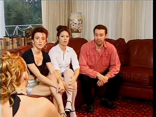 2 Girls 1 Guy: Threesome yang bagus