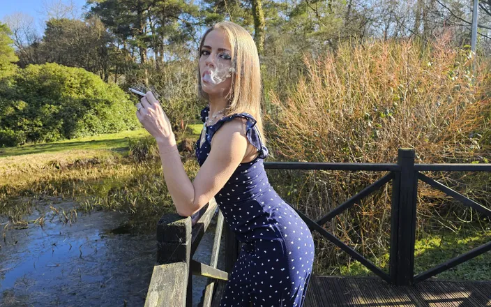 April Paisley: Smoking Lakeside Shag