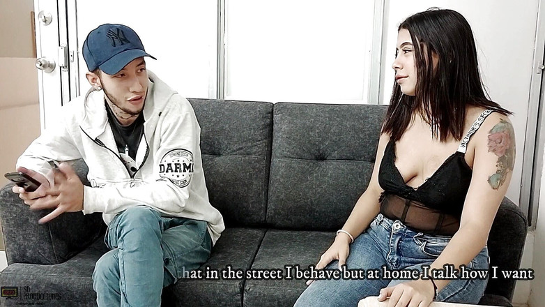 Vayolet: 私の親友は彼がゲイだと言っていますが、彼は欲望の多くで私の猫をファックします - スペイン語のポルノ