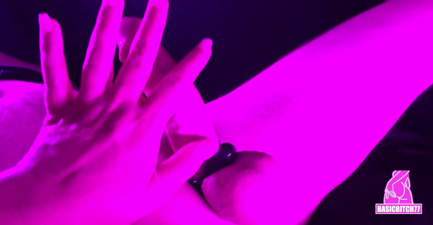 Basicbitch77: Scherpe aftrekbeurt met enorme lading sperma