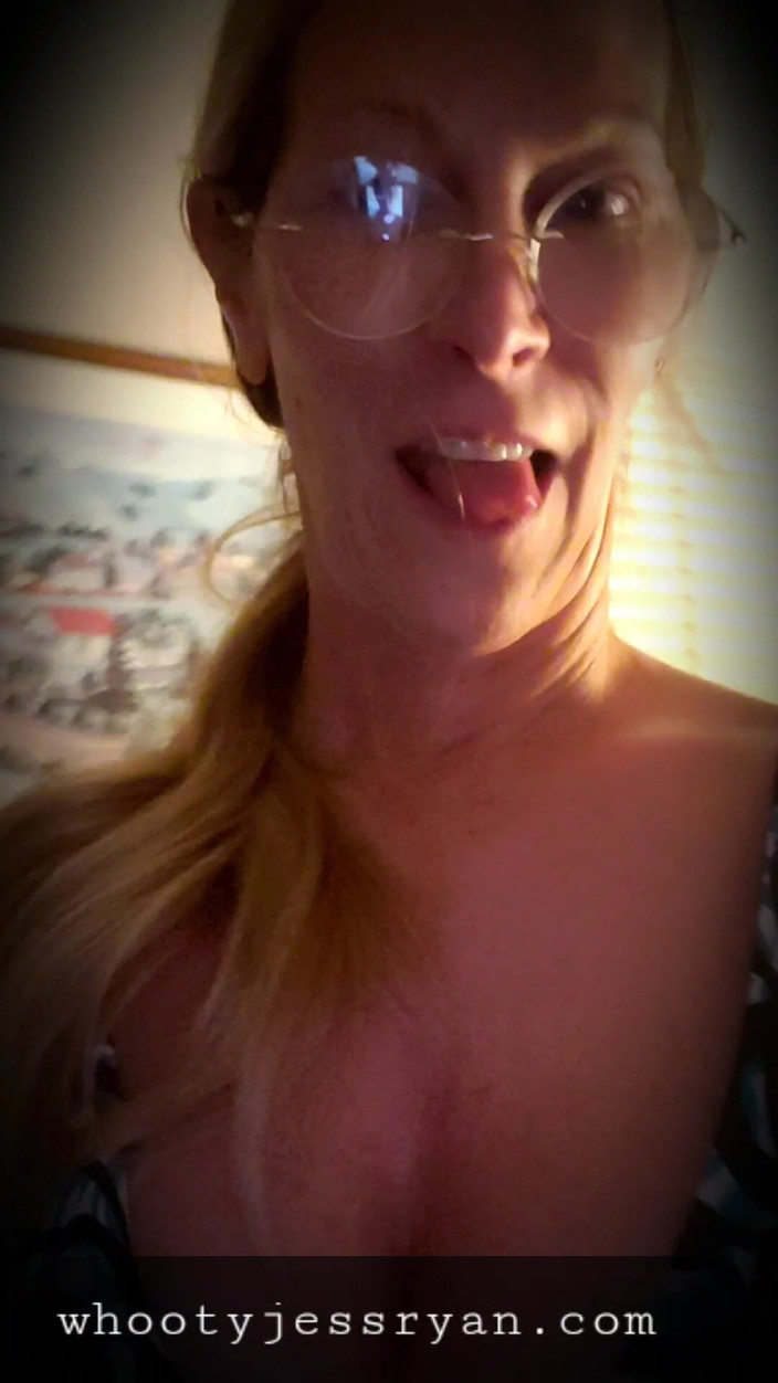 JessRyan: Mengusik dan berkelip