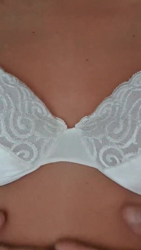White Lace और साटन 90 के दशक की ब्रा