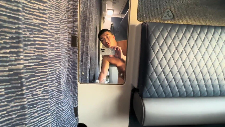 SquishMallow3328: Amtrak 기차에서 내 부싯깃 데이트 후배위 따먹기