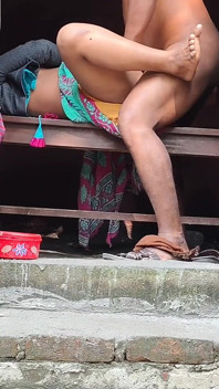 Bhabhi a Dewar sex v koupelně v přírodě