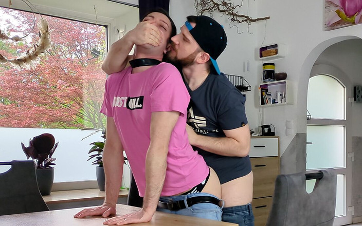 GayKinkCouple: 下班回家后用他