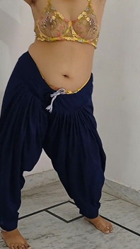 Indian Gasti Bogel Mujra On Punjabi Song