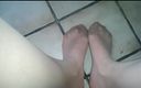 Carmen_Nylonjunge: Nylon Feet and Bio Slides