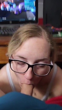 Computer Desk Blowjob Mama_foxx94