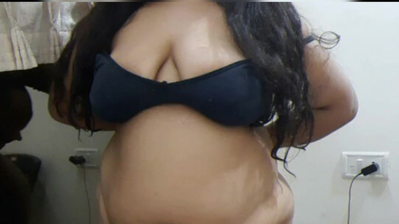 Notty_samaiya: Niegrzeczna indyjska dziewczyna