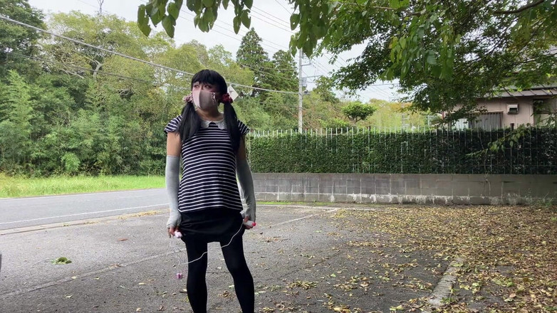 megu2002: 공원 산책로와 주차장에 노출