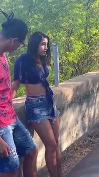 Novinha Moaning Until Cumming in the Black Guy's Roll