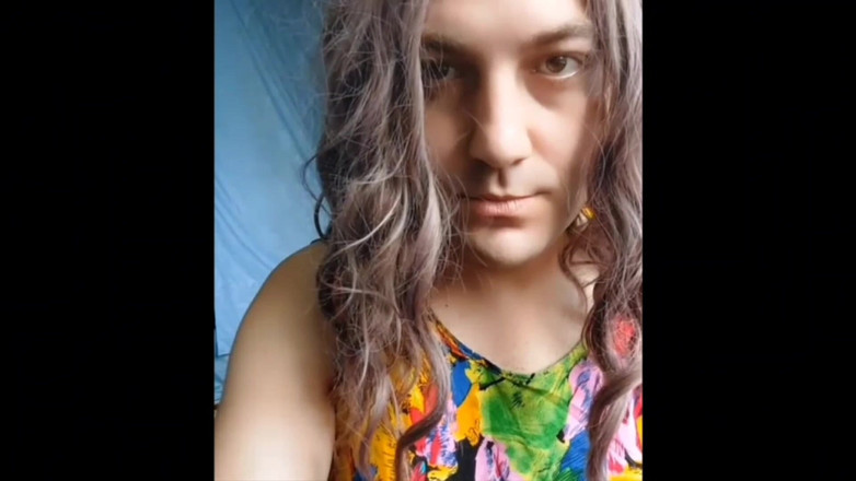 Kitty_Cross: Krásná Femboy se nevinně usmívá, zatímco škádlí všechny