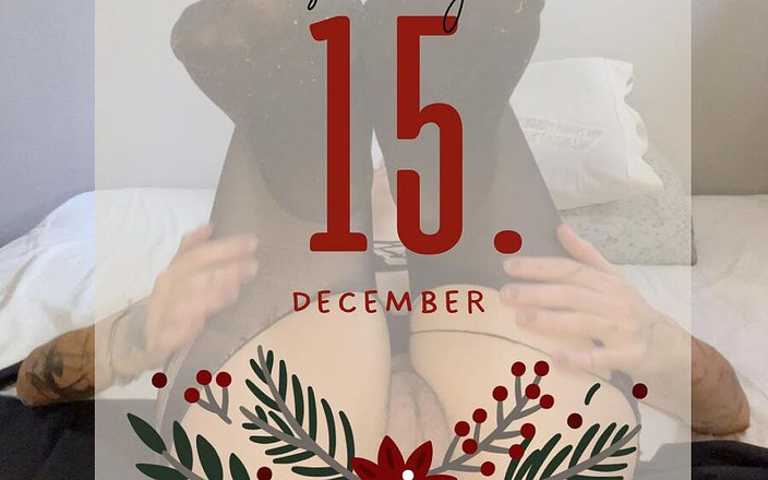 Cur1ouscoup420: 痴女が杖で彼女の尻をファック