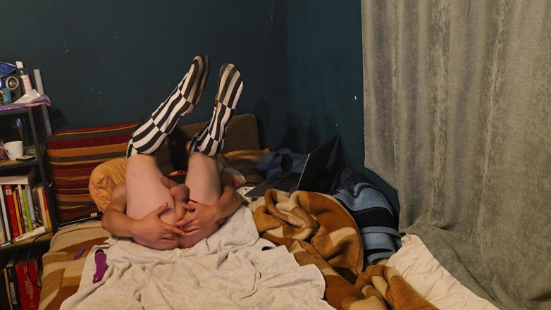 Anna Sissy: Blowing My Dildo