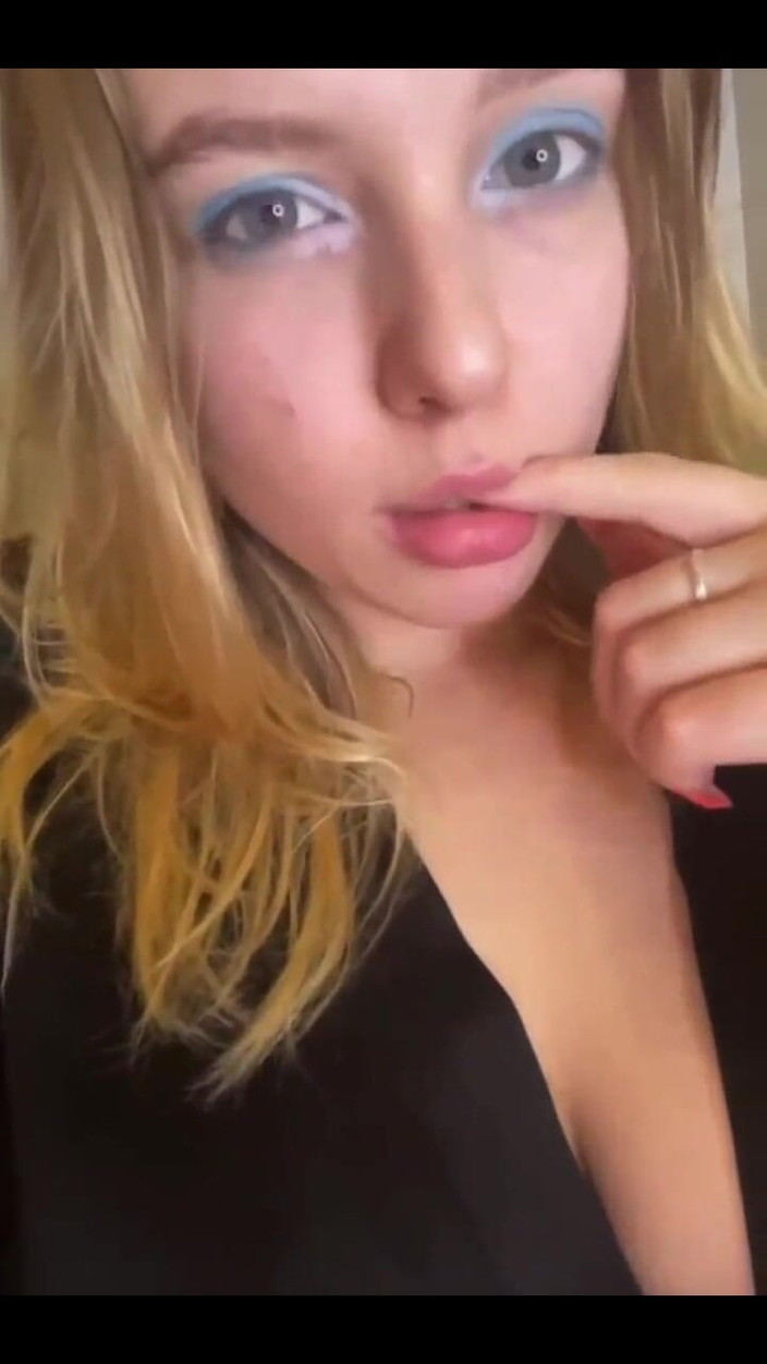 JuiceLussie: Meisje zit op je gezicht en masturbeert