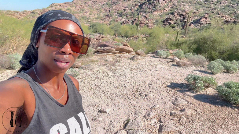 LyricsWay: Ebenholz-paar wandern, frische luft und pornostars