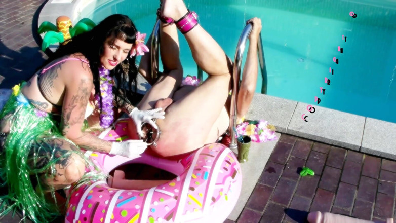 Domina Lady Vampira - SM Studio Femdom Empire: Hawaii Cock Tail 5/5